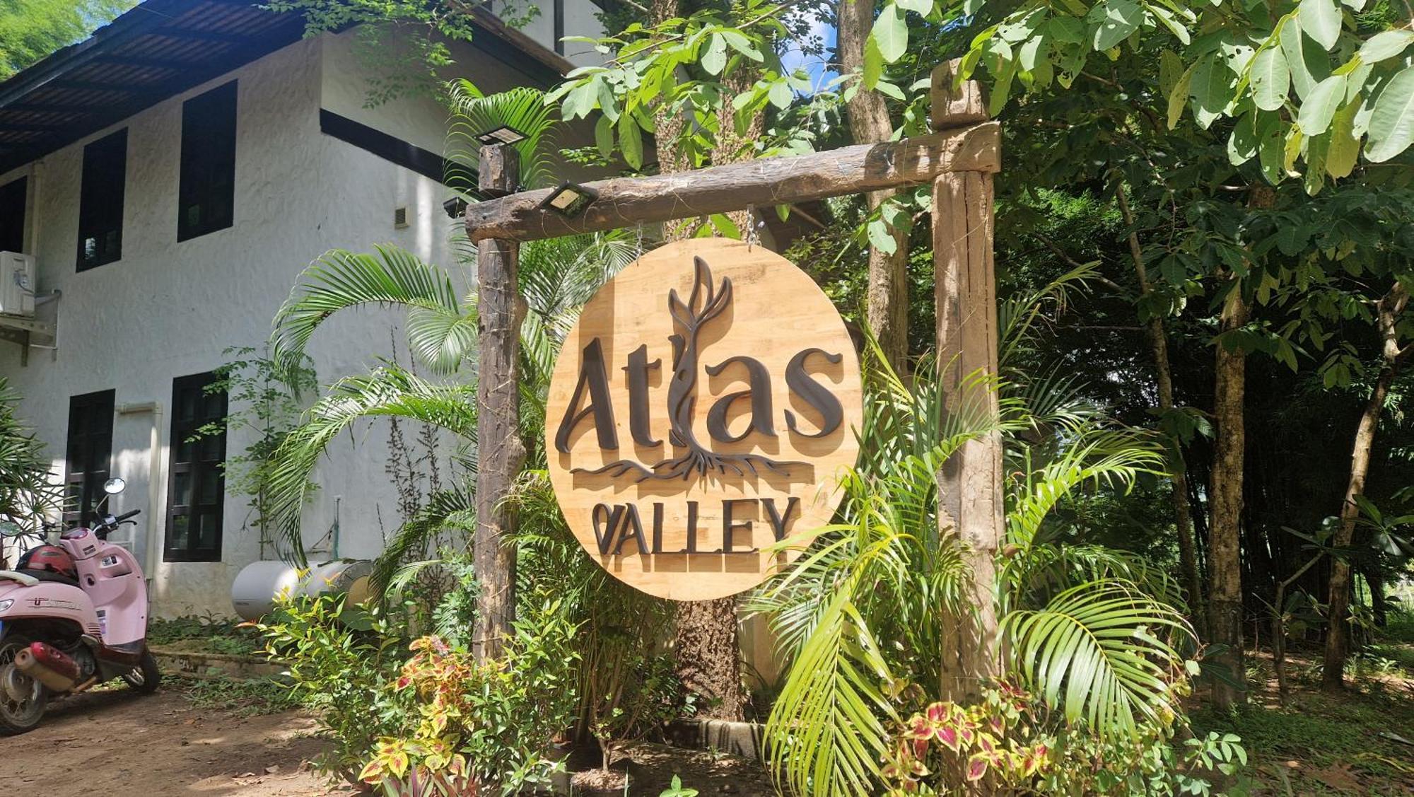Atlas Valley (Adults Only) 拜县 外观 照片
